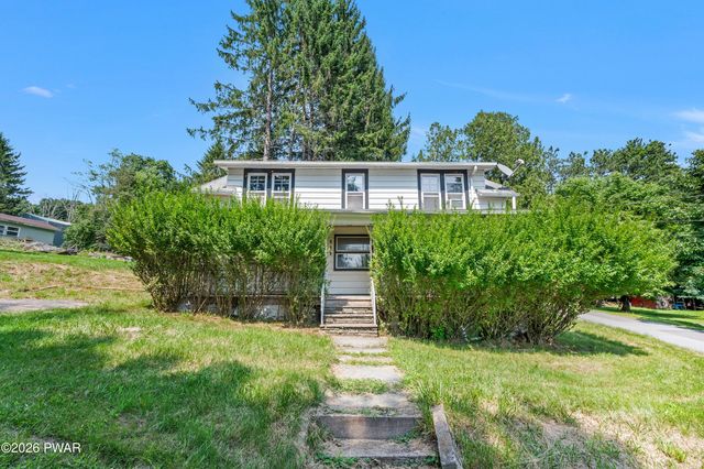 201 Grandview Ave, Hawley, PA 18428