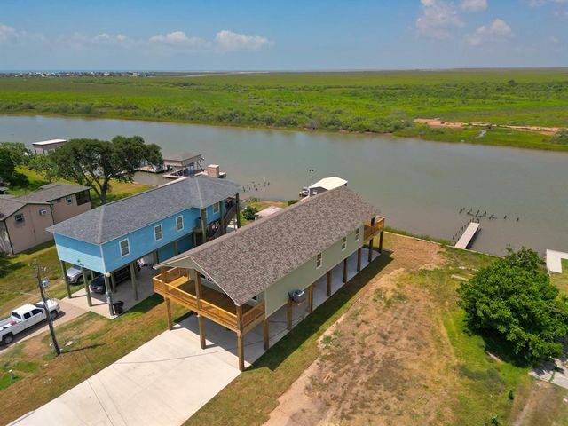 864 Seagull, Sargent, TX 77414