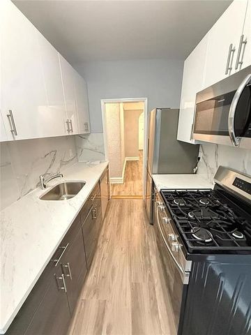 3100 Brighton 3 St #2K, Brooklyn, NY 11235
