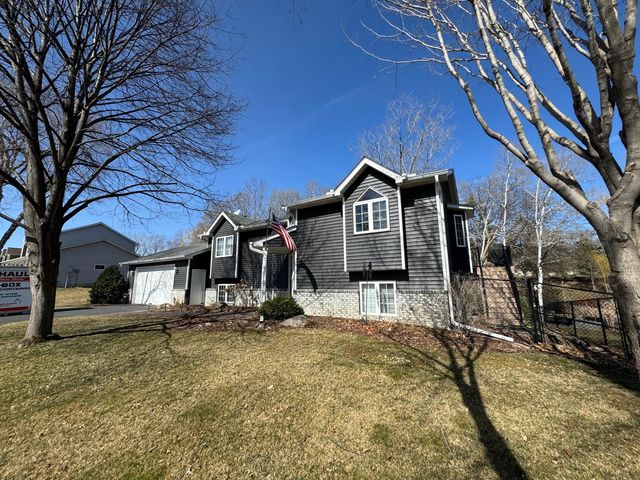 2115 63rd St E, Inver Grove Heights, MN 55077