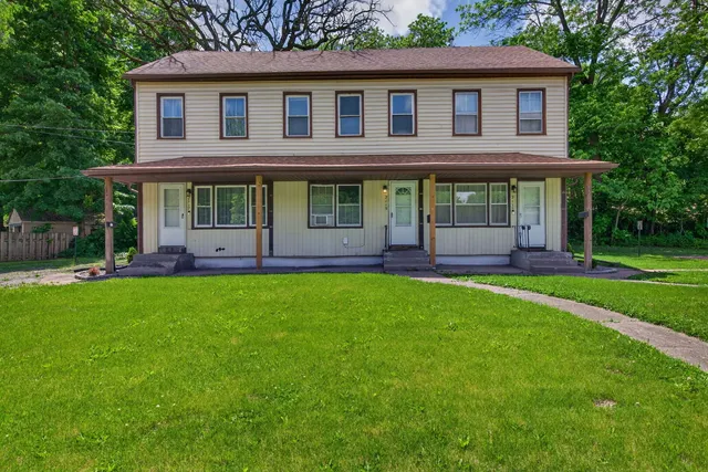 2113-2115 2117 Kirkwood Blvd, Davenport, IA 52803