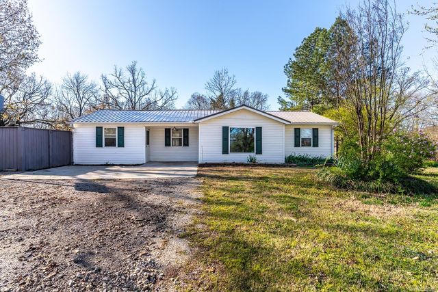 642 N  2nd Ext, Ravenden, AR 72459