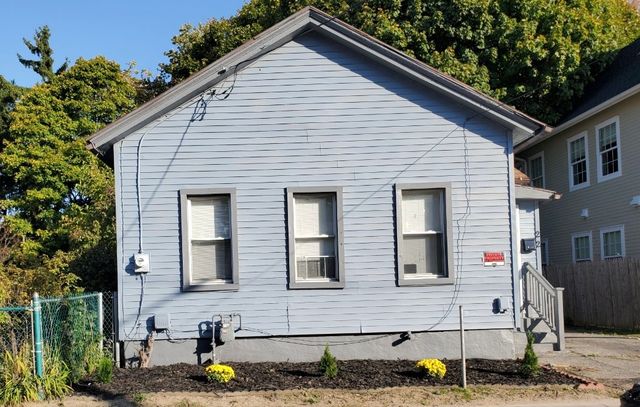 22 Sullivan St, Rochester, NY 14605