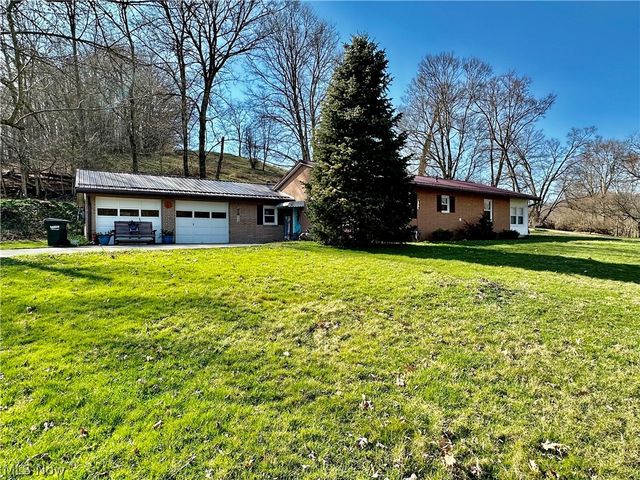 111 Fort Rd SW, Dellroy, OH 44620