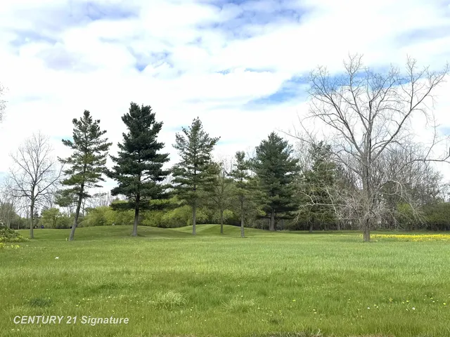 107 Sawmill Creek Trl, Saginaw, MI 48603