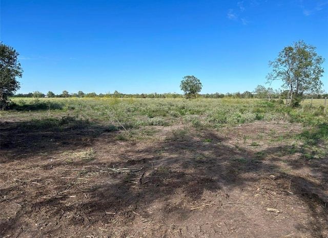 15 County Road 158, Alvin, TX 77511