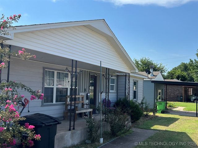 611 S  Cedar St, Bristow, OK 74010