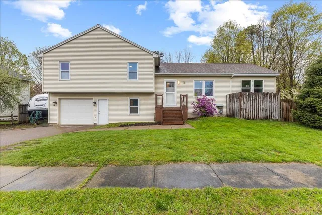 6 Doon Way, Essex Junction, VT 05452