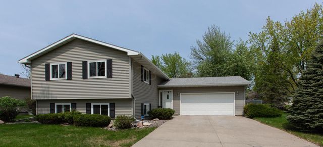 2861 Westgate Dr S, Fargo, ND 58103