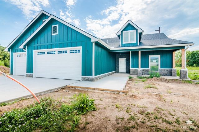 8392 Zacs Ct, Manhattan, KS 66502