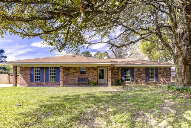 307 Linda St, Vicksburg, MS 39180