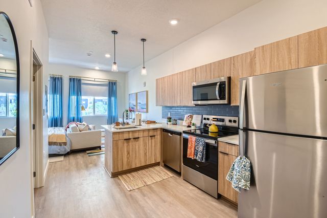 880 W  200 S #110B, Salt Lake City, UT 84104