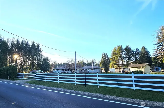 7910 W Matlock Brady Road, Elma, WA 98541