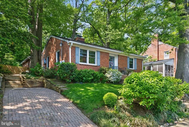 2632 S  Grant St, Arlington, VA 22202