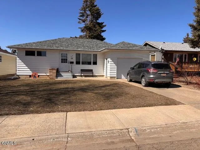309 Howard St, Plentywood, MT 59254