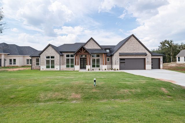 2300 Candlestick Dr, Granbury, TX 76049
