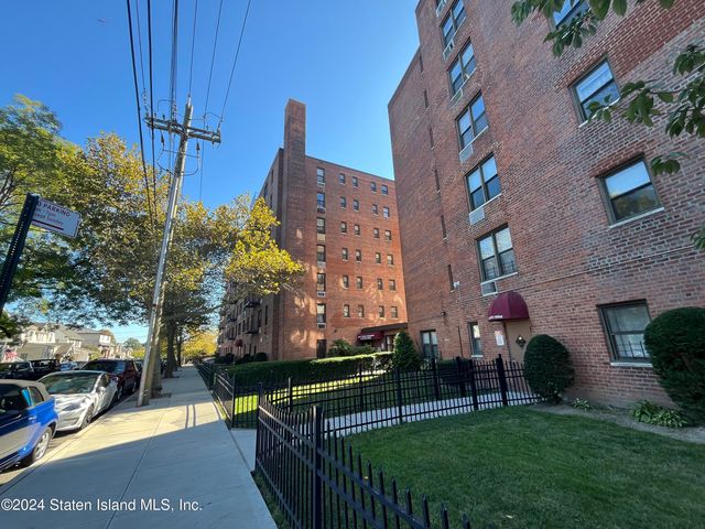 100 Colfax Ave #6H, Staten Island, NY 10306