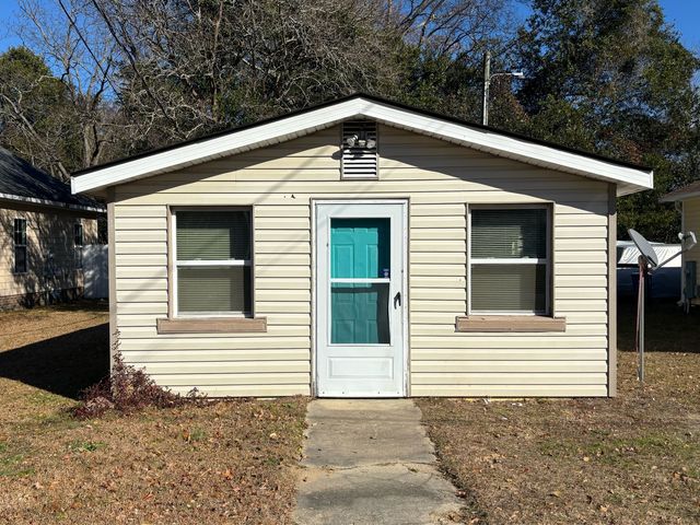 206B Grady St, Fayetteville, NC 28306