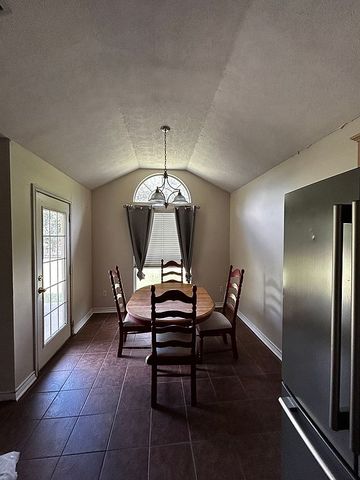 2304 Colgate Cir, College Station, TX 77840