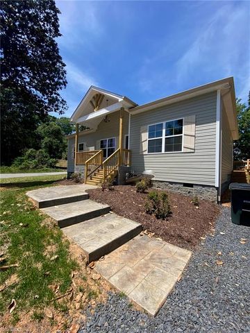 613 Kendall St, Eden, NC 27288