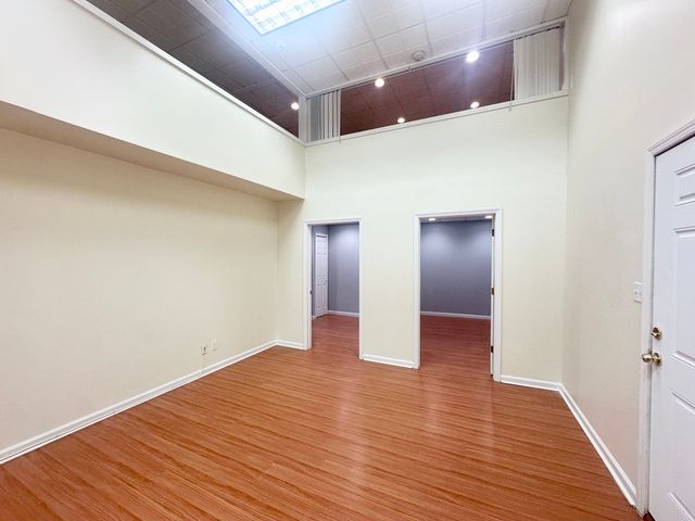 110 S  8th St #2R, Philadelphia, PA 19107