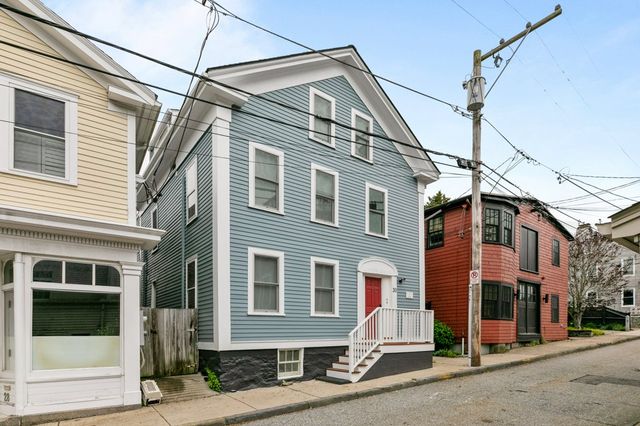 30 Prospect Hill St #2, Newport, RI 02840