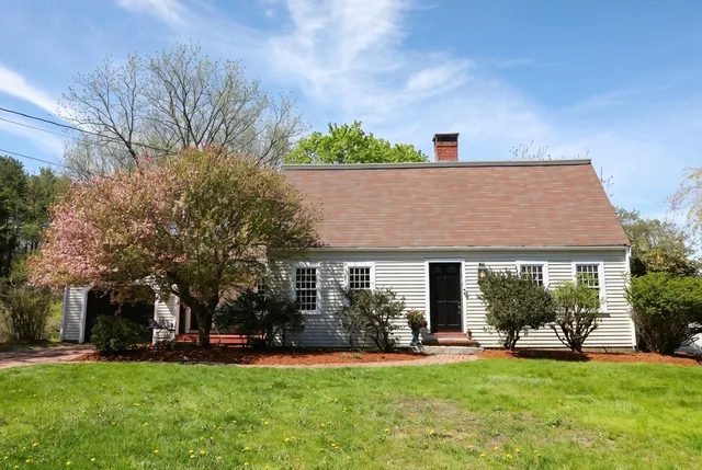 110 Cross St, Andover, MA 01810