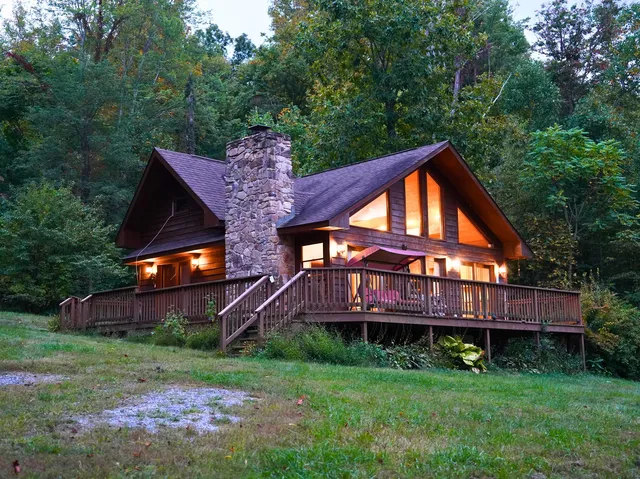 195 Lost Spring Ln, Lexington, VA 24450