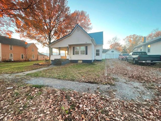 909 Lincoln St, Brookfield, MO 64628