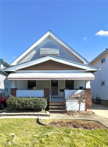 2083 Clarence Ave, Lakewood, OH 44107