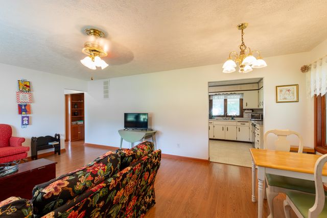 236 Gilhaven Dr, Paducah, KY 42003