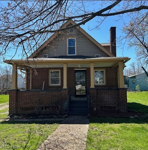 221 Parmely Ave, Elyria, OH 44035