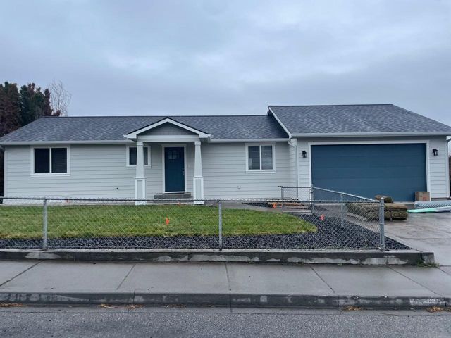 2212 W  8th Pl, Kennewick, WA 99336