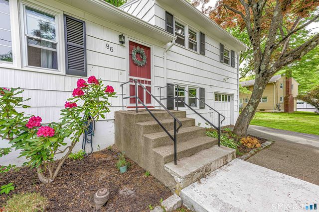 96 Lent Road, Hamden, CT 06517
