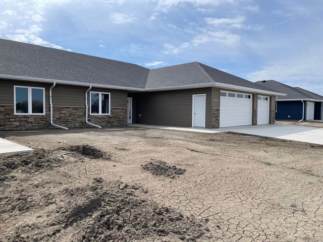 2802 Airline Ave SE, Aberdeen, SD 57401