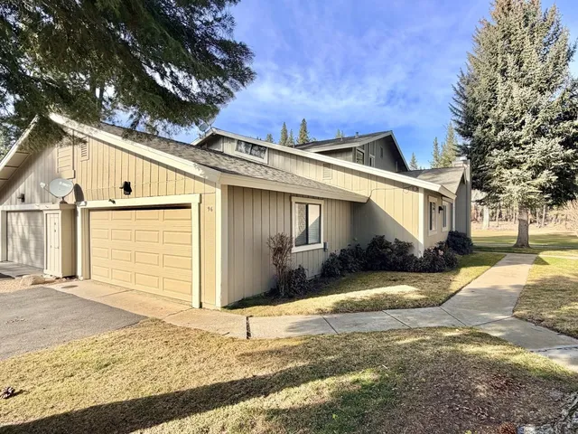 96 W  Ponderosa Dr, Blairsden, CA 96103