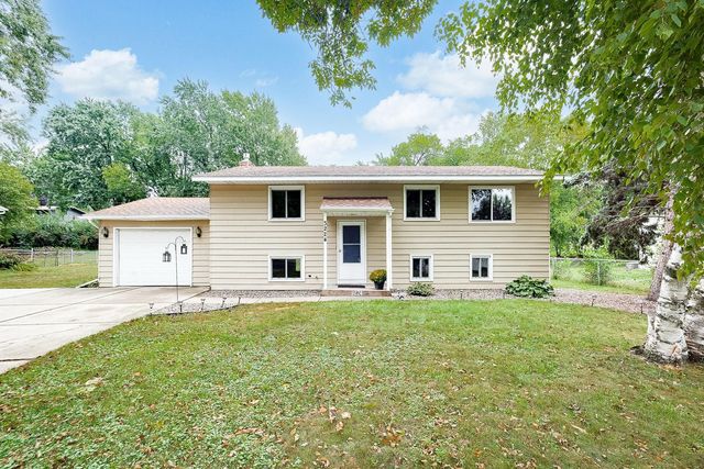 3224 Independence Ave N, New Hope, MN 55427