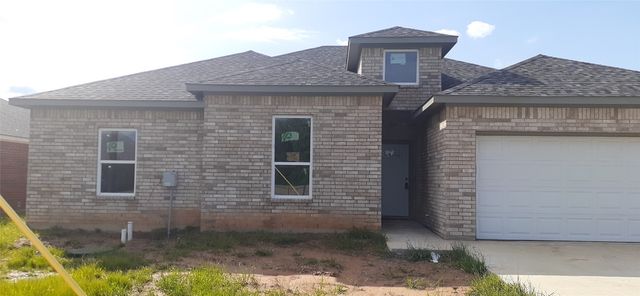 331 Port Dr, Mabank, TX 75156