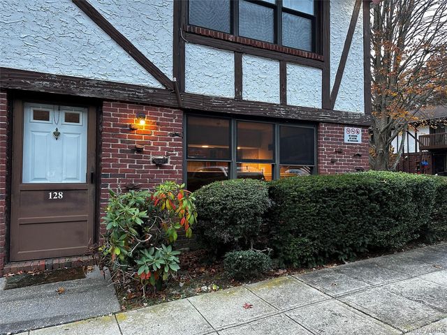 128 Bailey Court #128, Middle Island, NY 11953