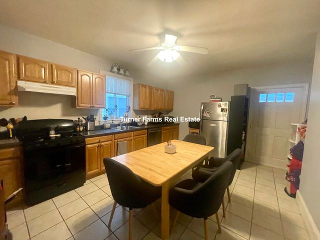 92 Pearson Rd #1F, Somerville, MA 02144