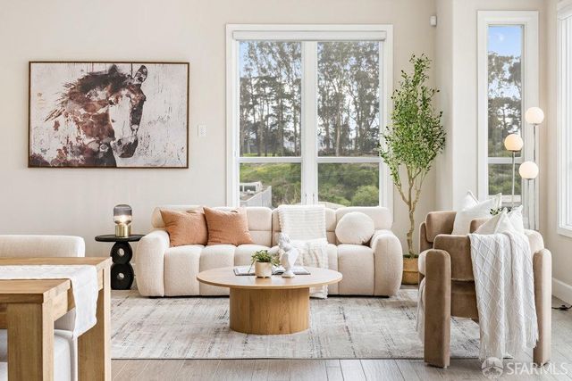 2 Summit Way, San Francisco, CA 94132