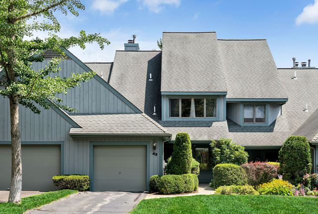 43 Forsgate Ct #43C, Washington Township, NJ 07676