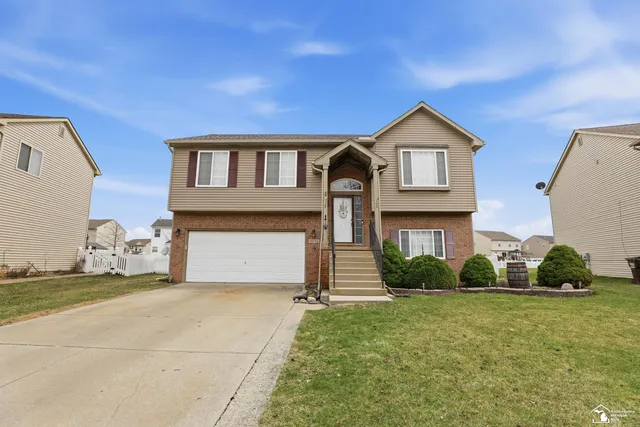 9058 Rockhill Ln, Newport, MI 48166