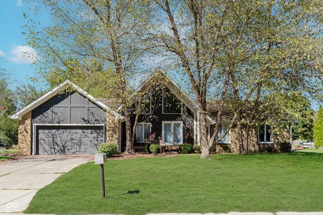 8414 Gallant Fox Dr, Indianapolis, IN 46217