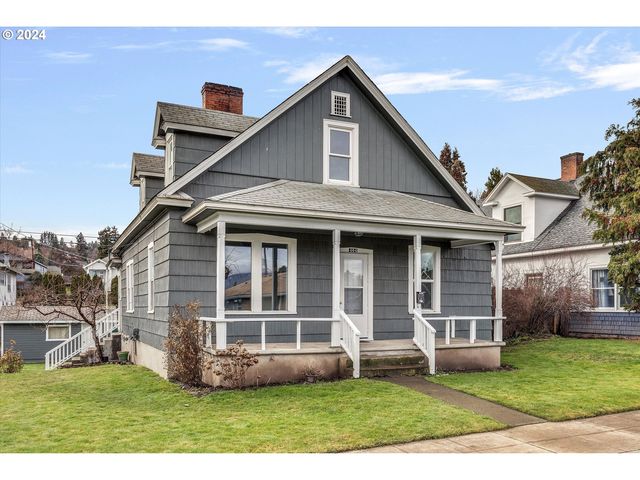 404 W  7th St, The Dalles, OR 97058