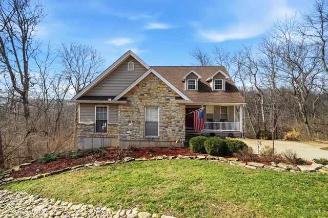 19949 Overlook Cir, Lawrenceburg, IN 47025