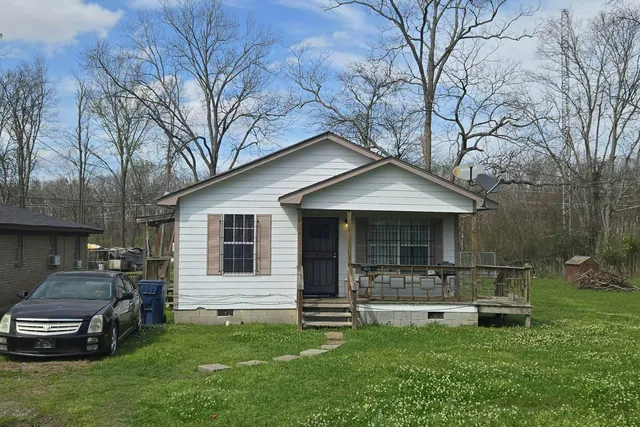 915 Jones St, Tallulah, LA 71282