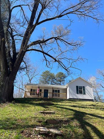 294 Pipers Gap Rd, Mount Airy, NC 27030