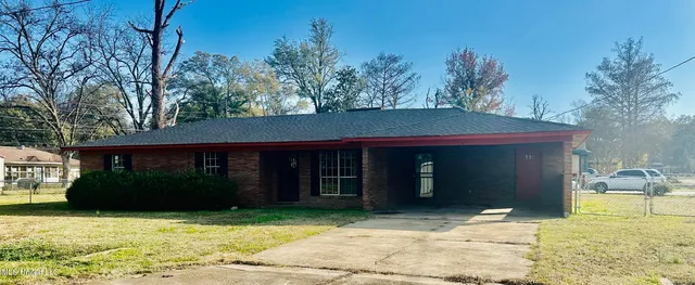 203 Union St, Itta Bena, MS 38941