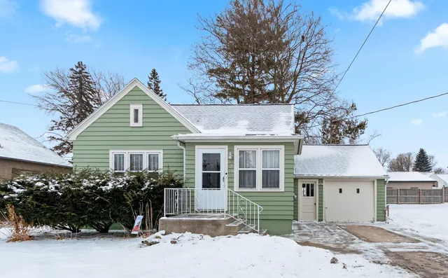 326 E  Wisconsin St, Seymour, WI 54165